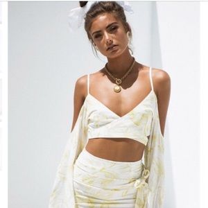 Sabo skirt off the shoulder with bell sleeves